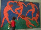 This lets you appreciate the size of the canvas.